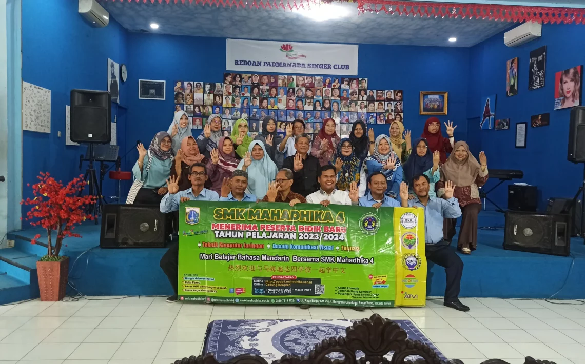 smk mahadhika 4 farmasi, tkj, dkv