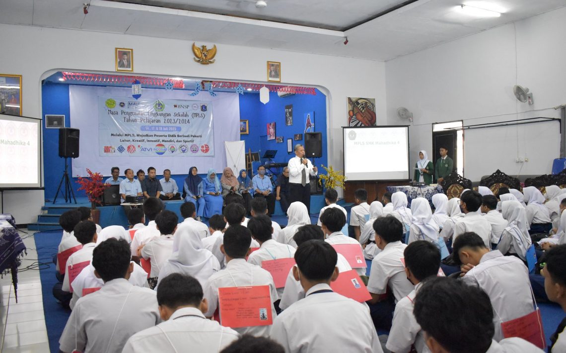 smk farmasi, smk tkj, smk dkv