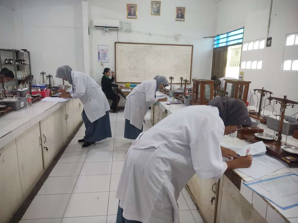 usk smk farmasi